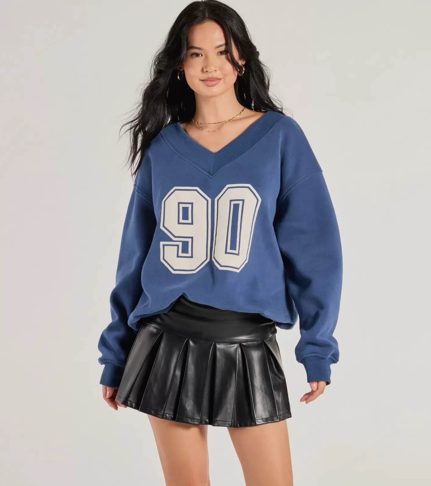 Windsor 90 Graphic Oversized Pullover Sweatshirt NAVY Outlet