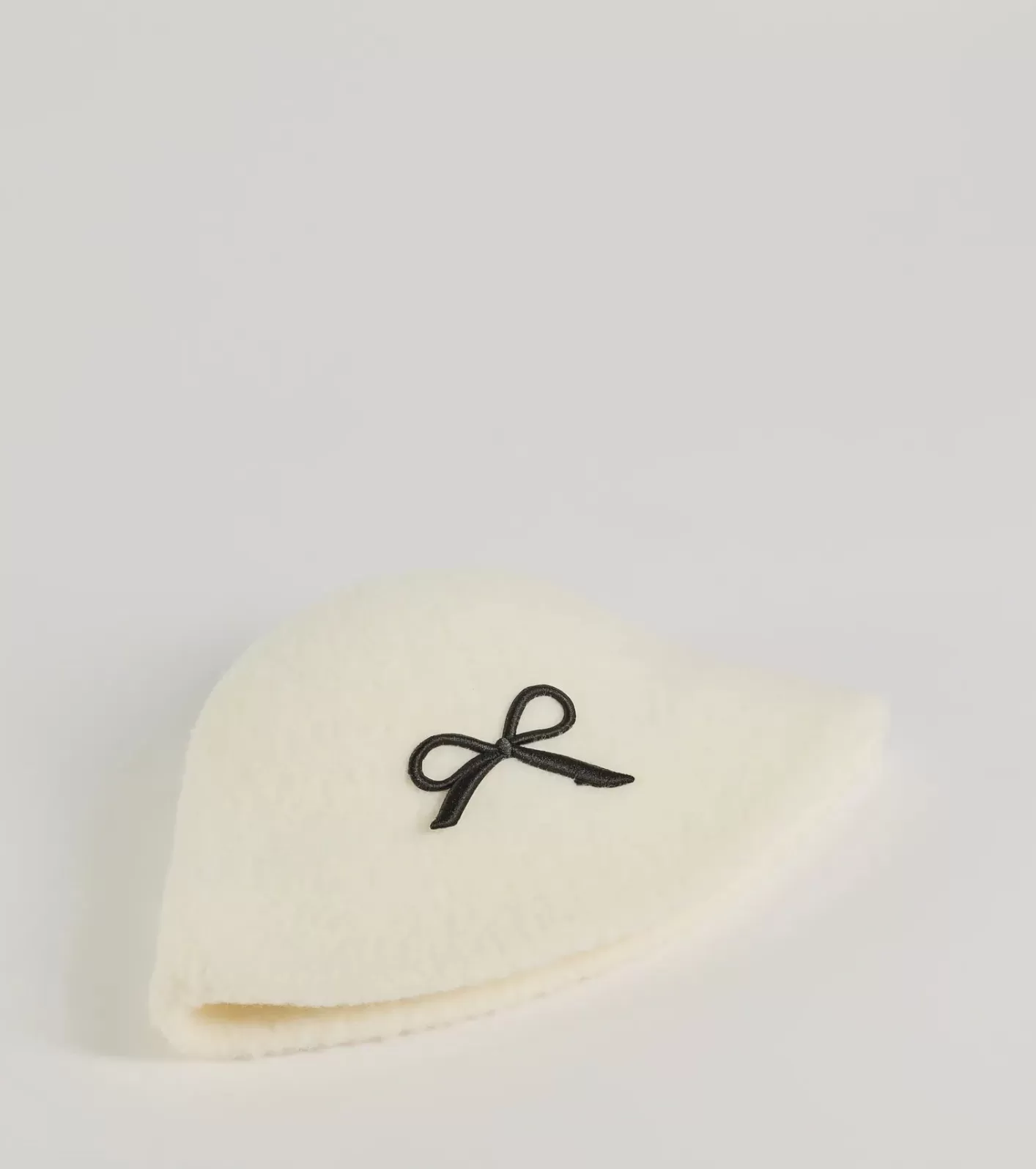 Windsor Adorably Cozy Bow Detail Faux Wool Bucket Hat WHITE New