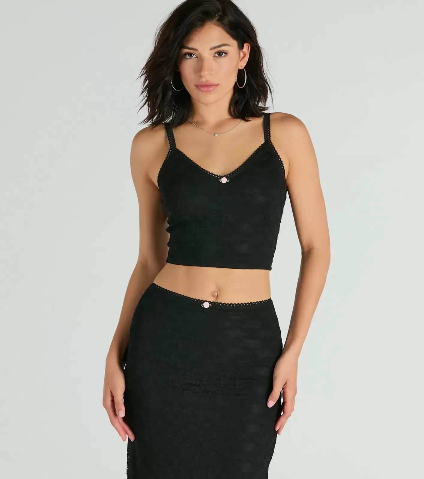 Windsor Alluring Dream V-Neck Lace Rosette Crop Top BLACK Fashion