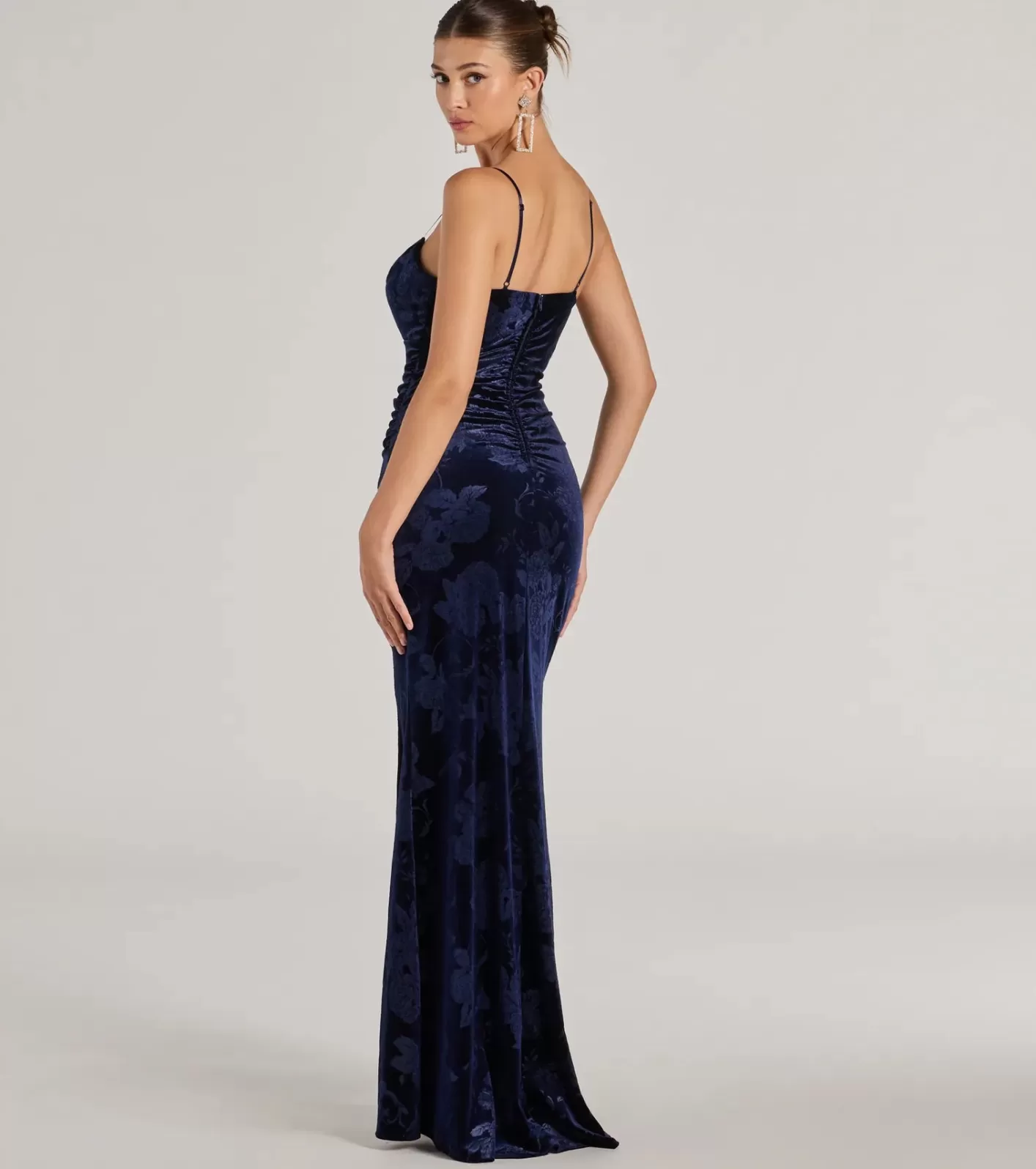 Windsor Anisa Sleeveless Floral Velvet Mermaid Dress NAVY Fashion