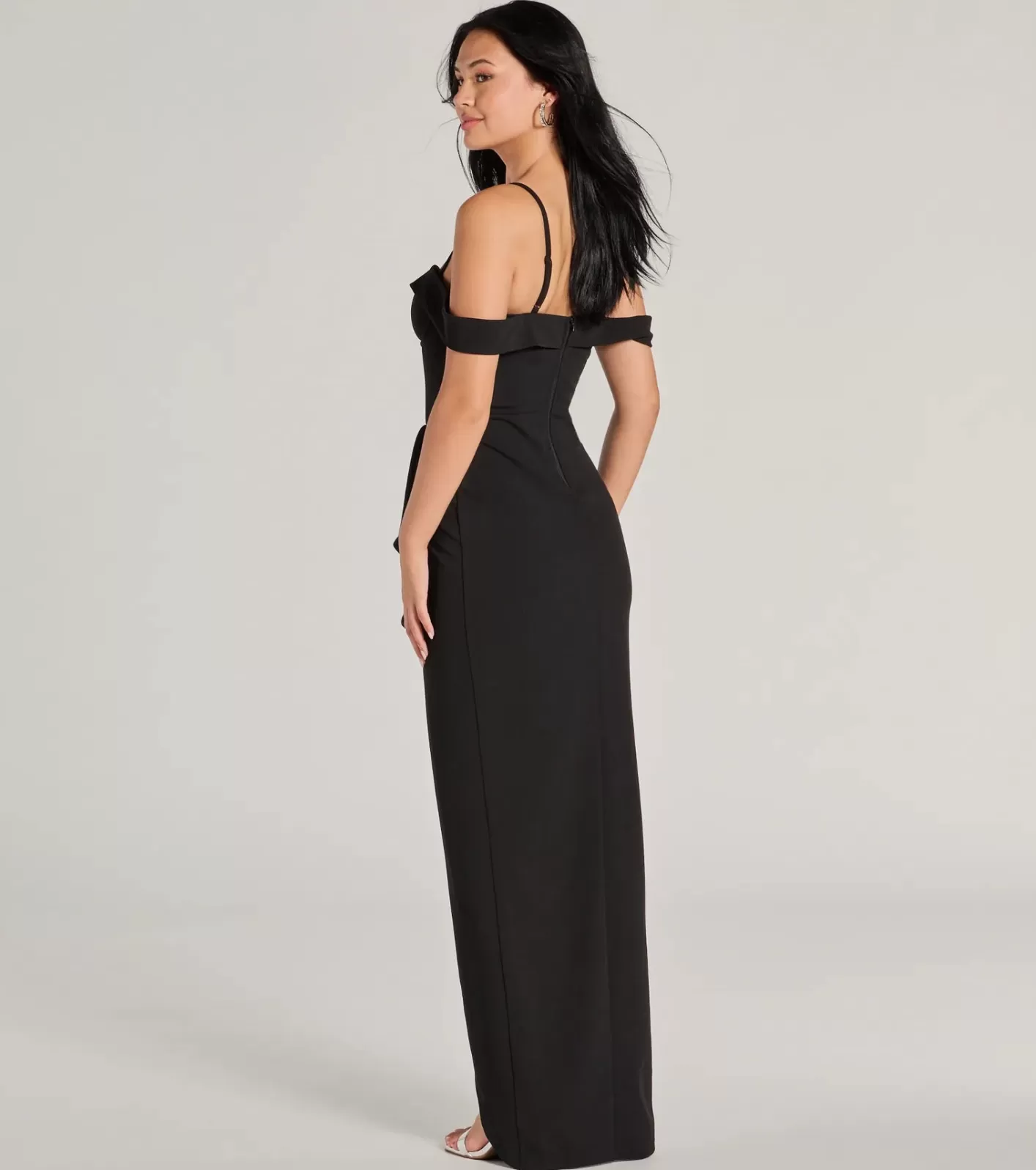 Windsor Bridget Off-The-Shoulder Slim Crepe Formal Dress BLACK Discount
