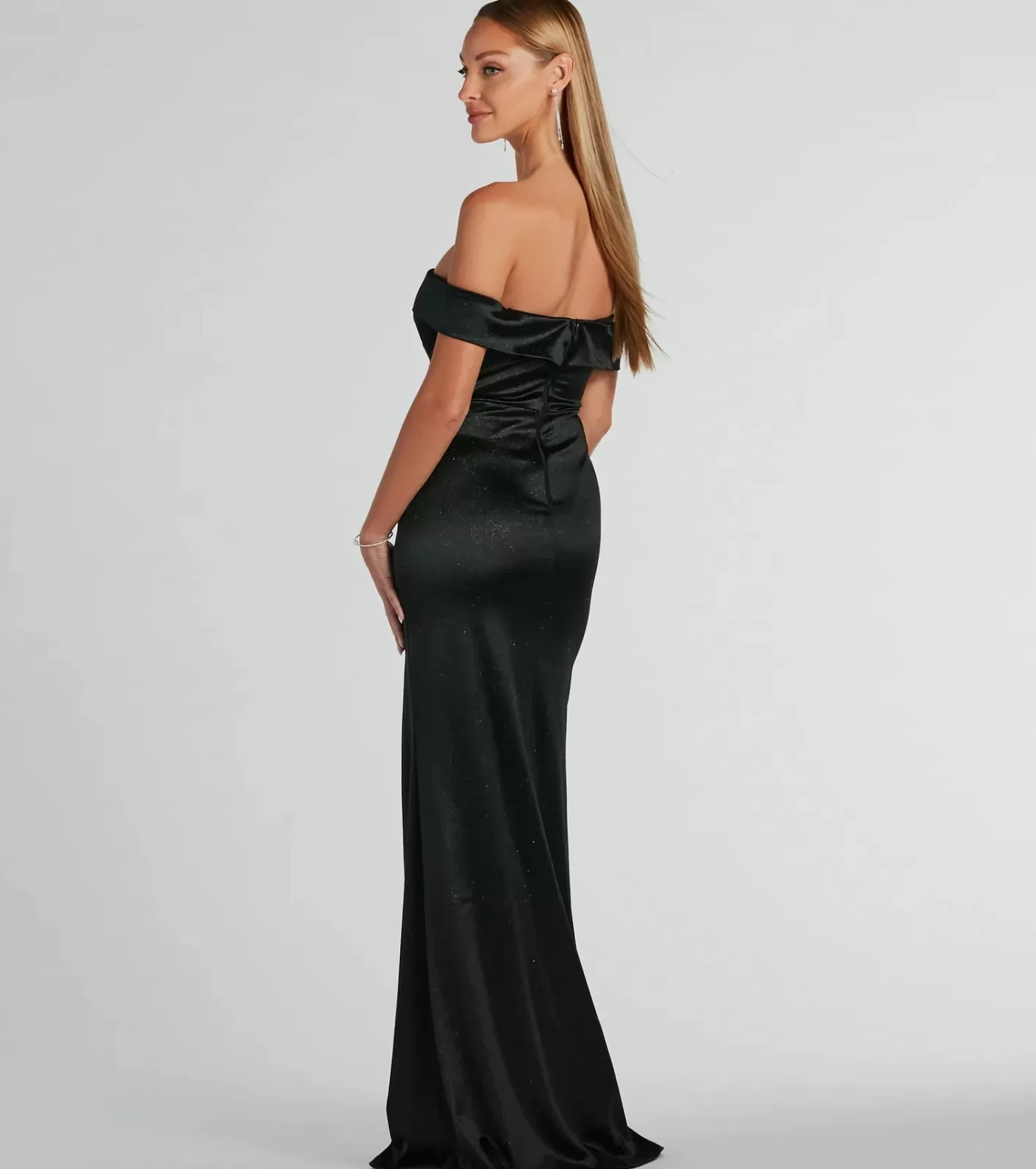 Windsor Callie Off-The-Shoulder Mermaid Glitter Satin Formal Dress BLACK Store