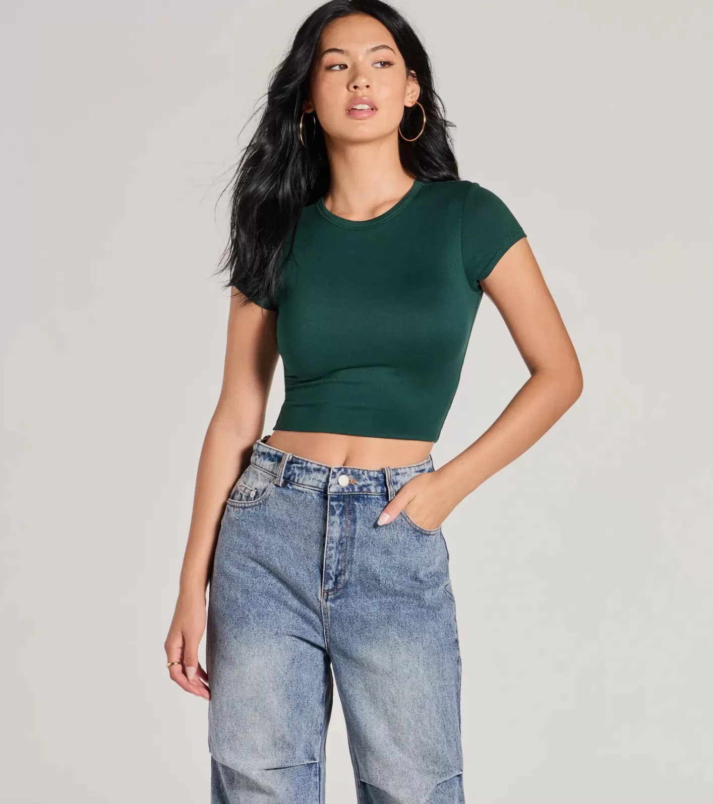 Windsor Casual Must-Have Crew Neck Crop Top GREEN Cheap