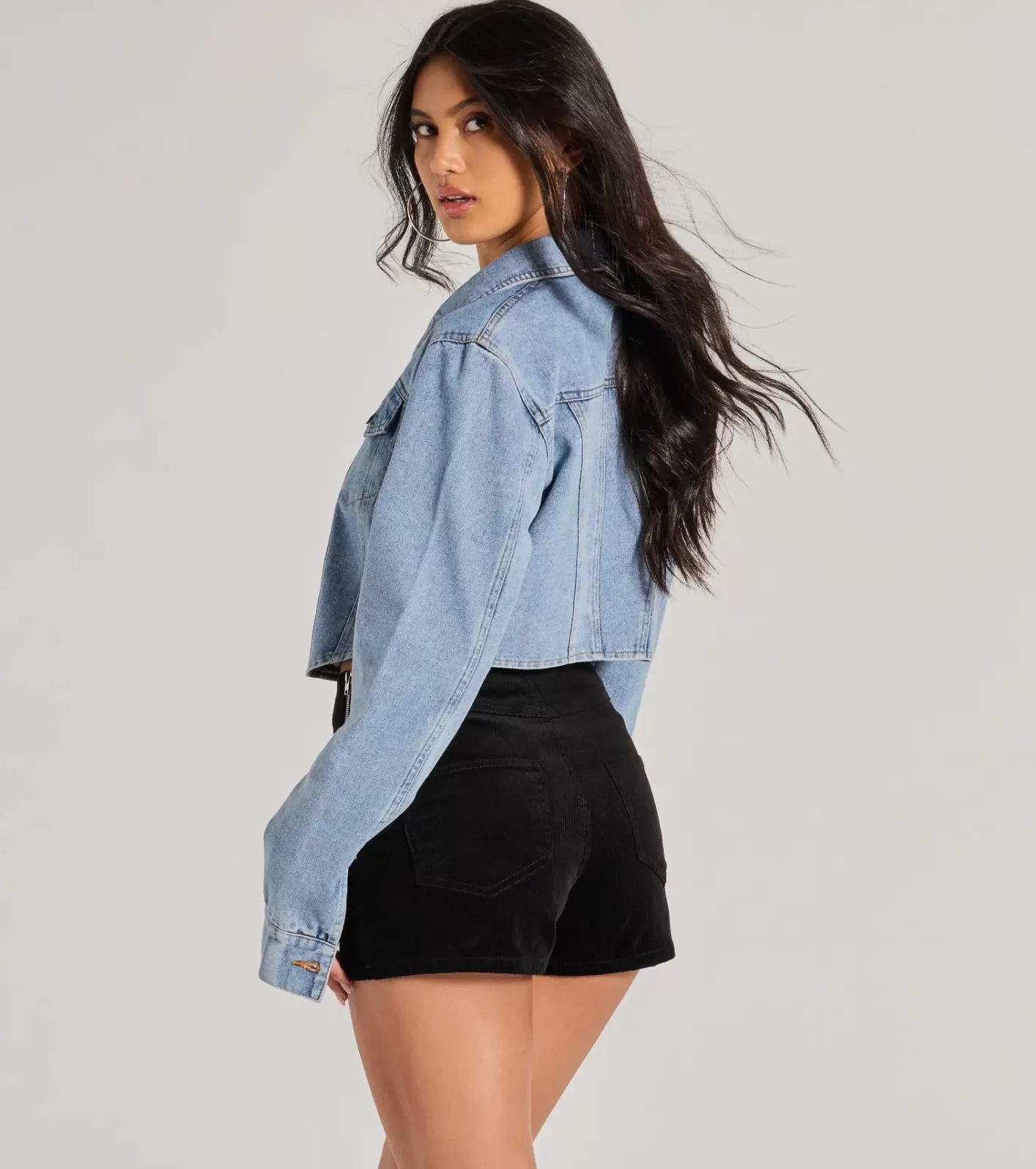 Windsor Cute Classic Button Up Crop Denim Jacket LIGHTDENIM Best Sale