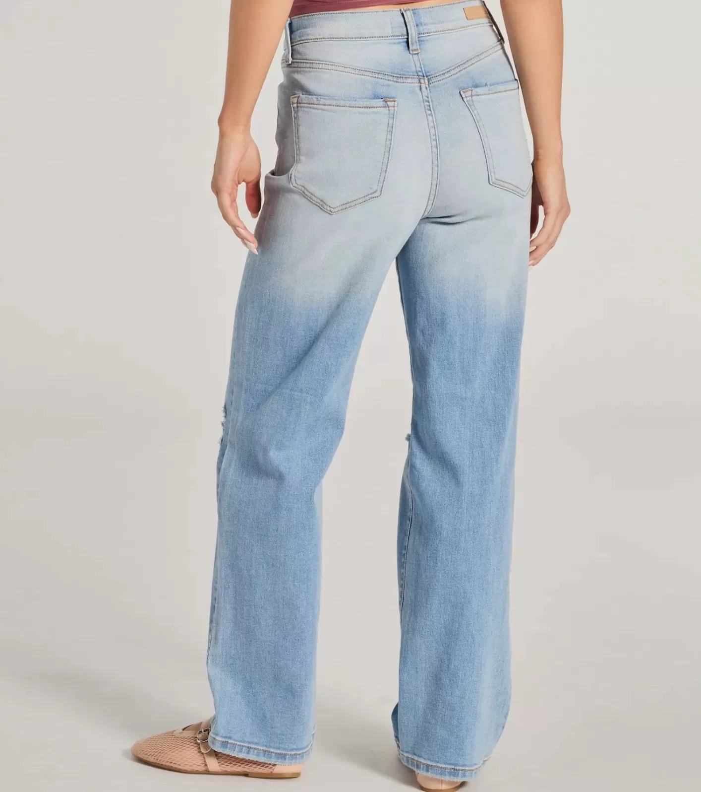 Windsor Effortlessly Casual High-Rise Distressed Dad Jeans LIGHTDENIM Fashion