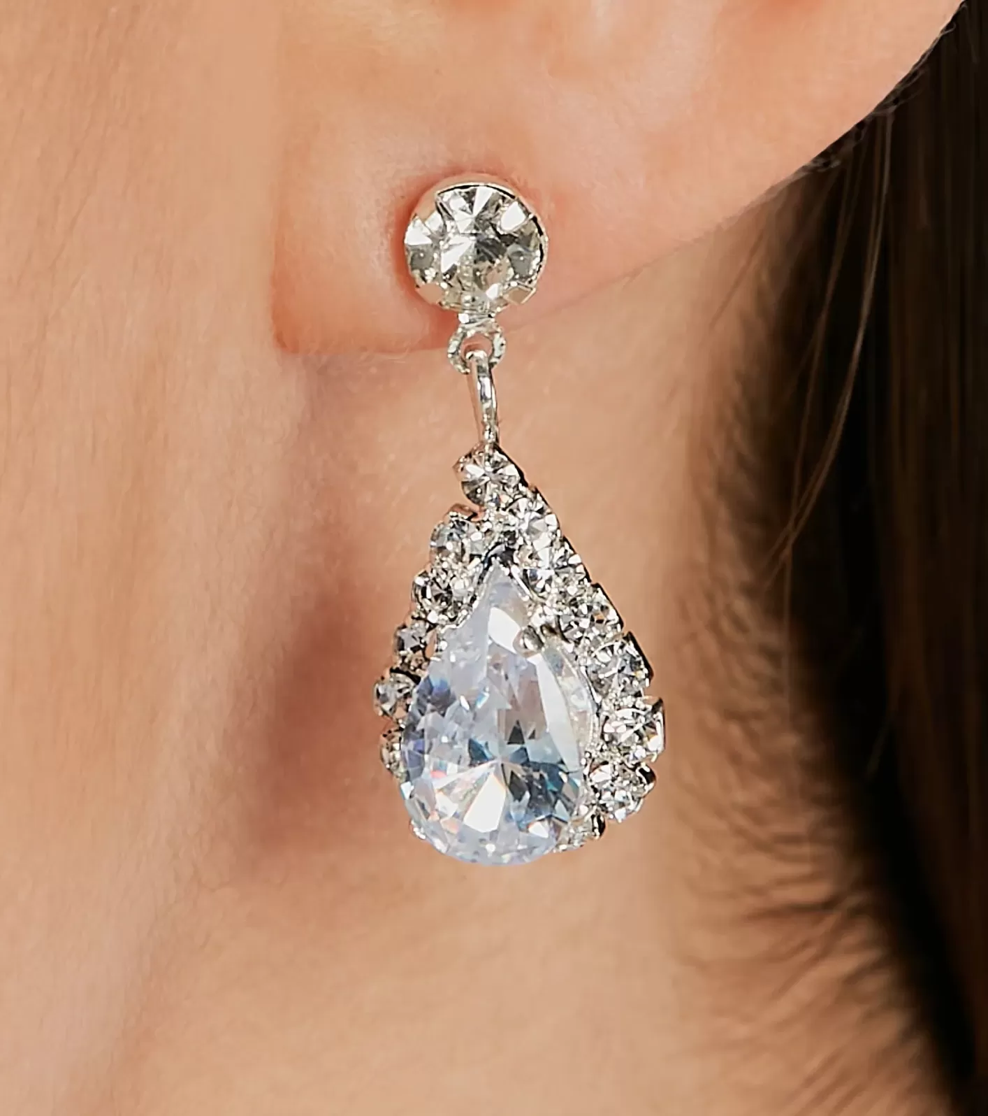 Windsor Elegantly Chic Rhinestone Necklace And Earrings Set SILVER Shop