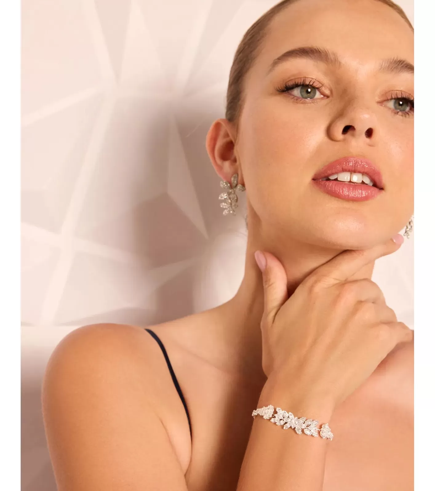 Windsor Elevated Shine Cubic Zirconia Leaf Bracelet SILVER Best Sale