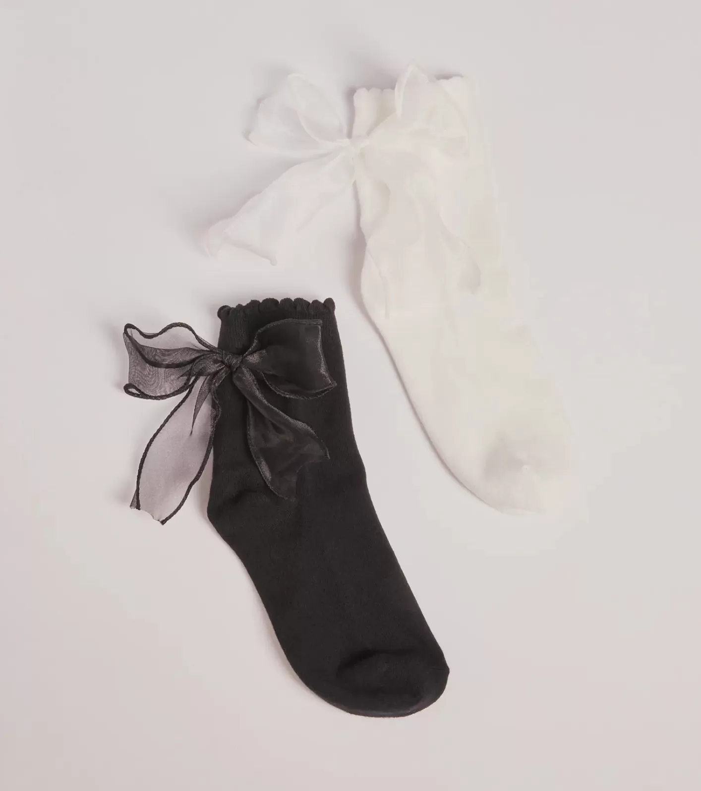 Windsor Endlessly Chic Bow Sock Two-Pack BLK/WHT Online