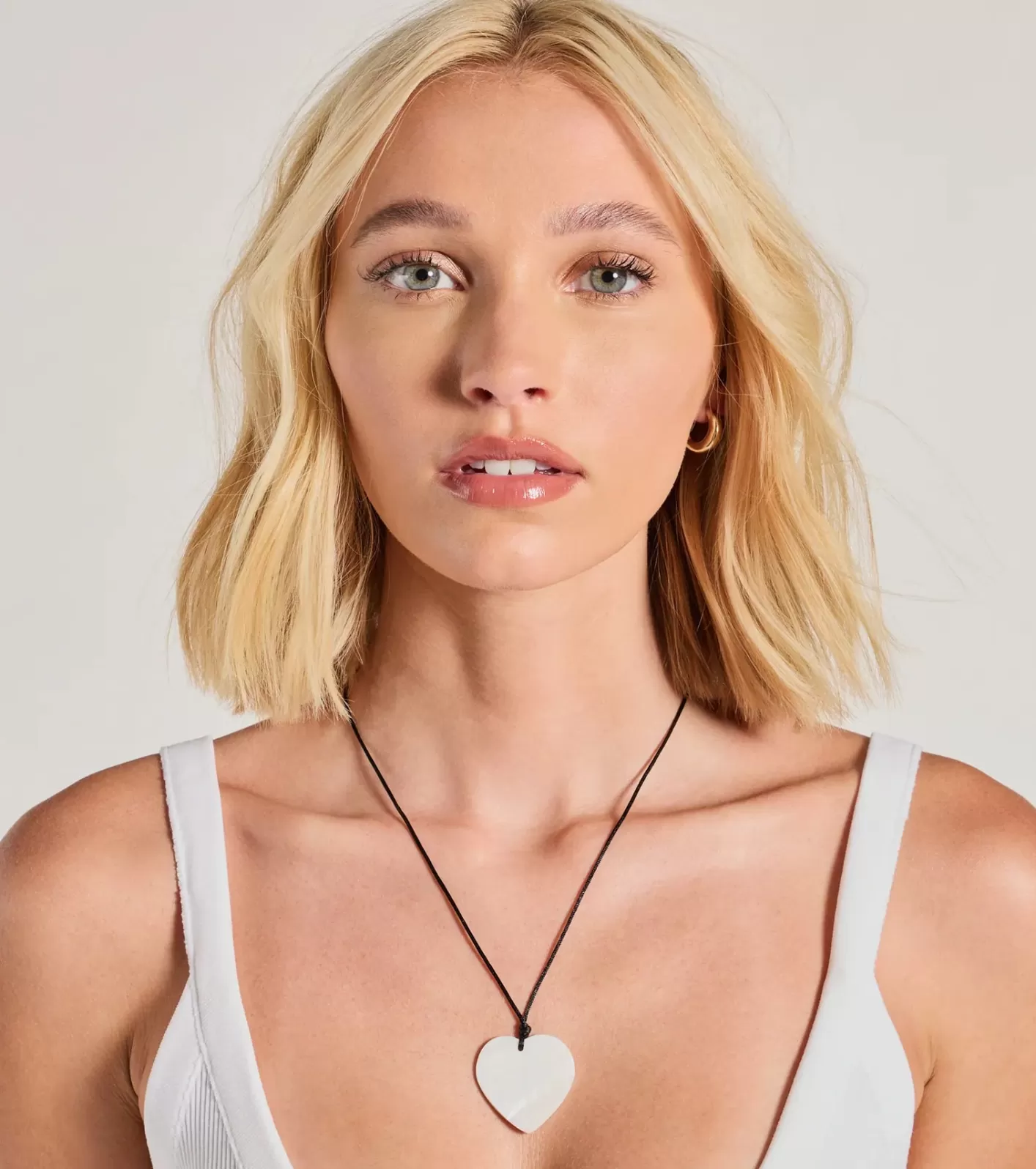 Windsor Loving Heart Shell Necklace WHITE Clearance