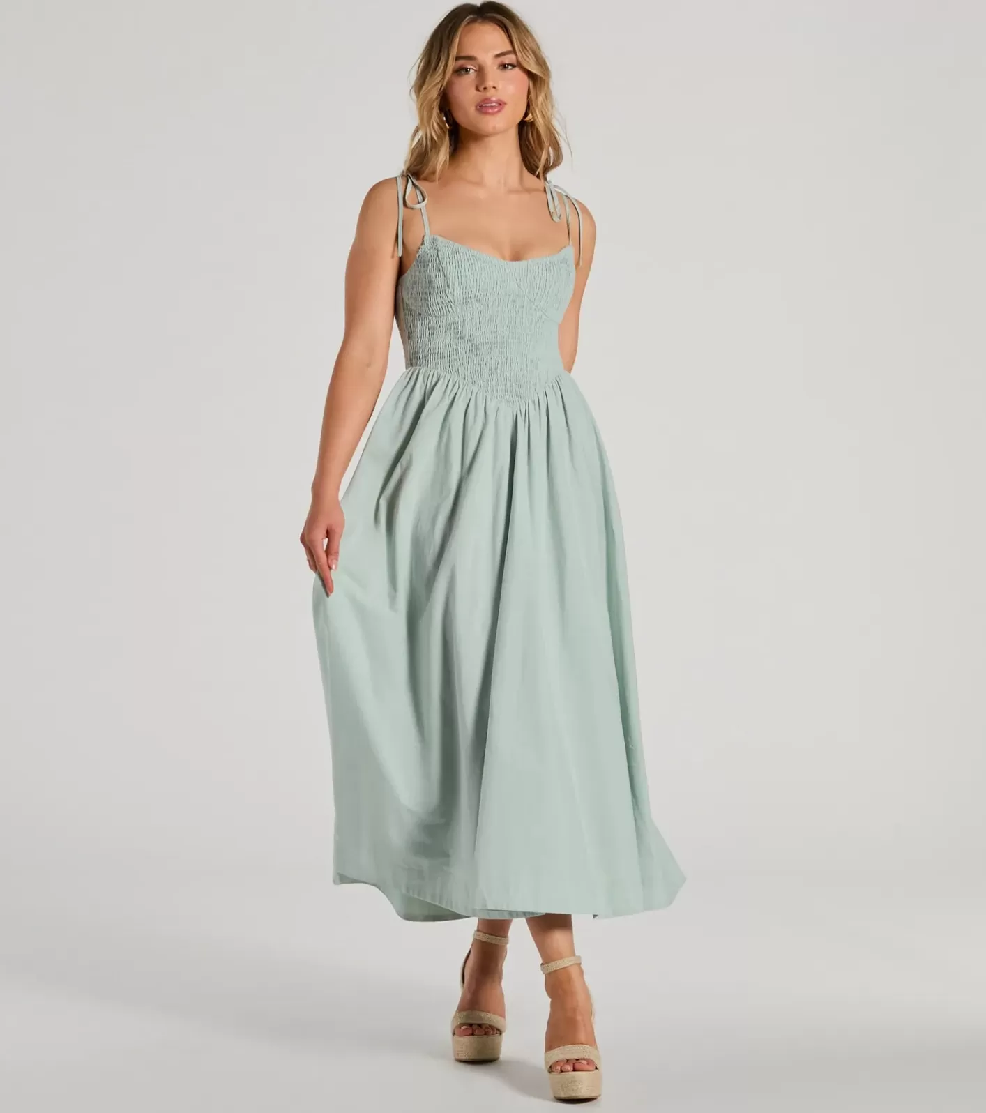 Windsor Picture Perfect V-Neck Smocked A-Line Midi Dress MINT Best