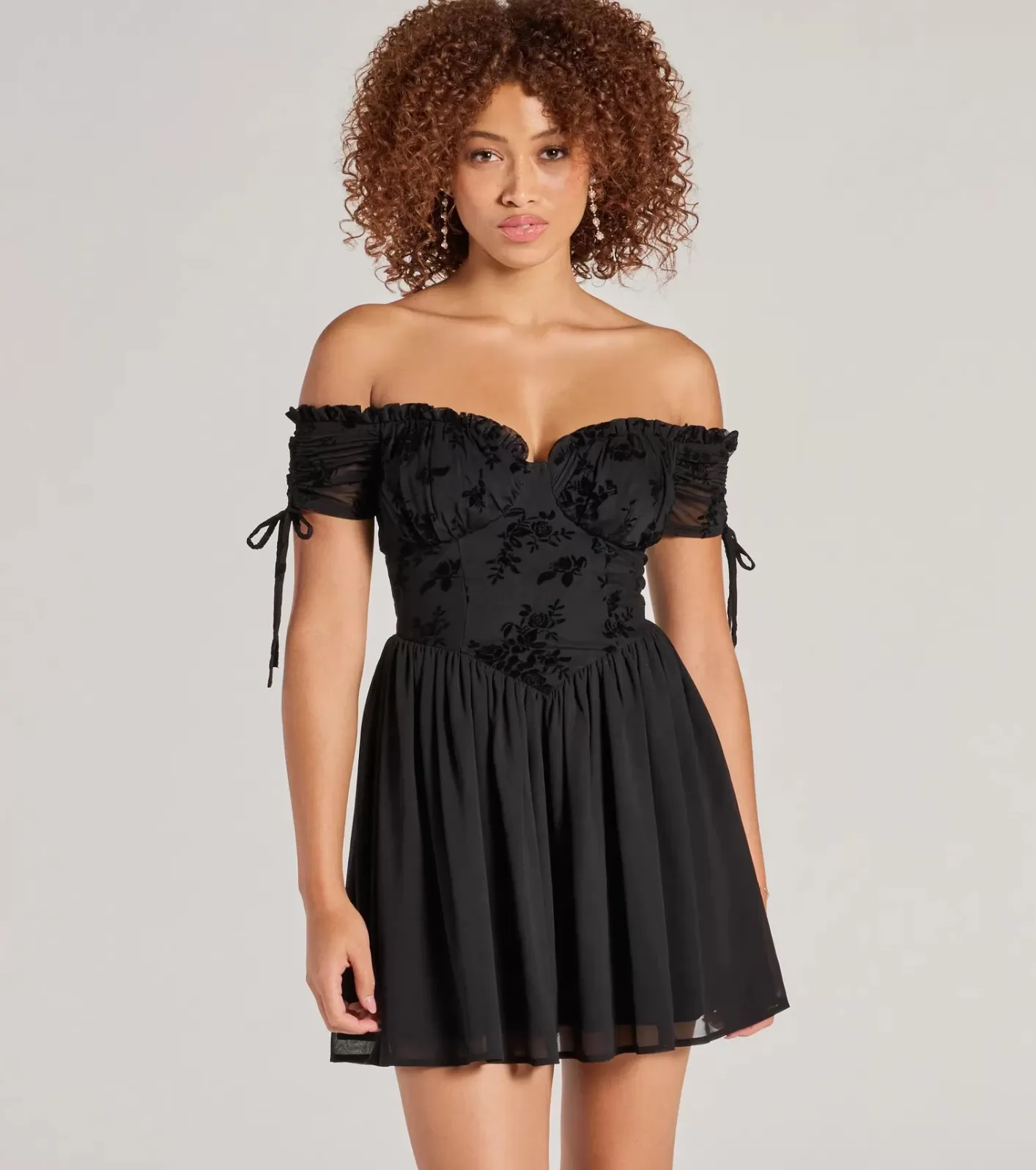 Windsor Radiating Luxe Flocked Velvet Skater Dress BLACK Discount