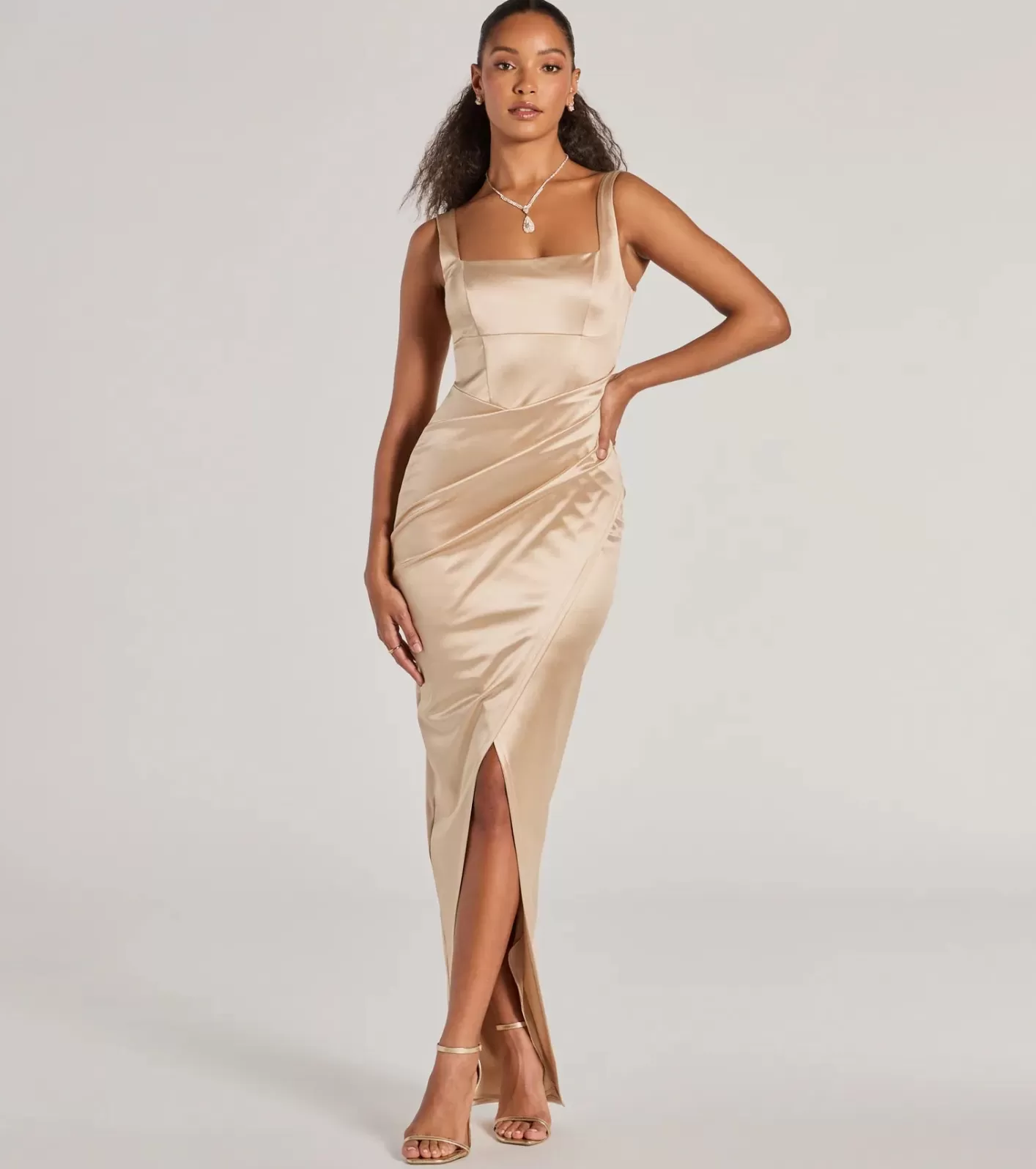 Windsor Rebecca Satin Slim-Fit Formal Dress GOLD Best Sale