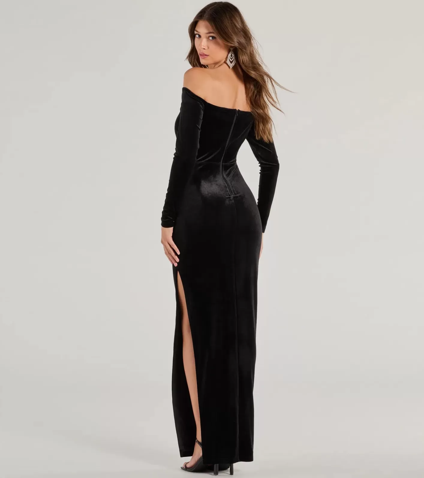 Windsor Rosalyn Velvet Off-The Shoulder Long Sleeve Formal Dress BLACK Clearance