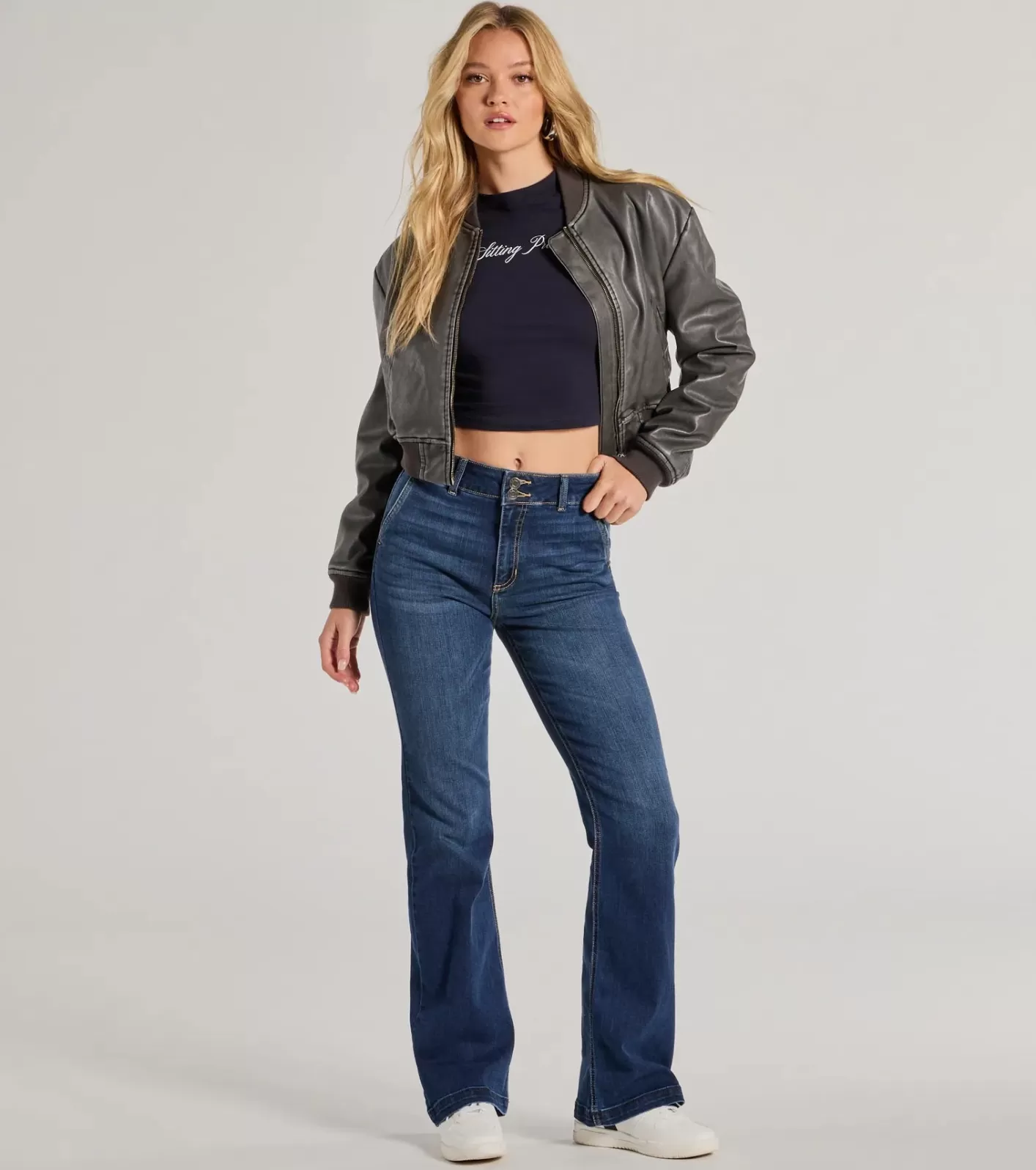 sitting_pretty_graphic_tee_77175.webp Windsor Sitting Pretty Graphic Tee NAVY Cheap