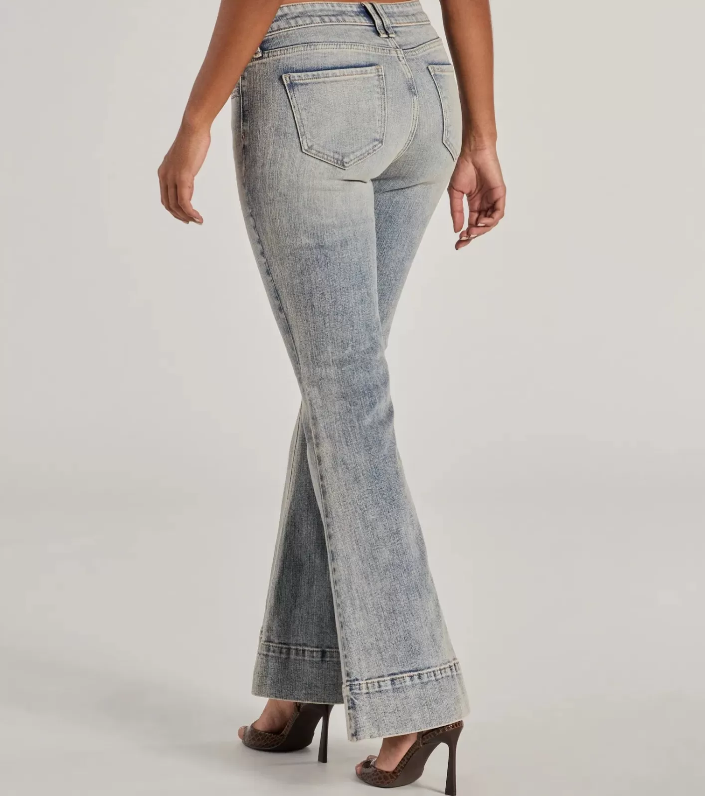 Windsor So Fab Mid-Rise Flared Tinted Wash Denim Jeans LIGHTDENIM New