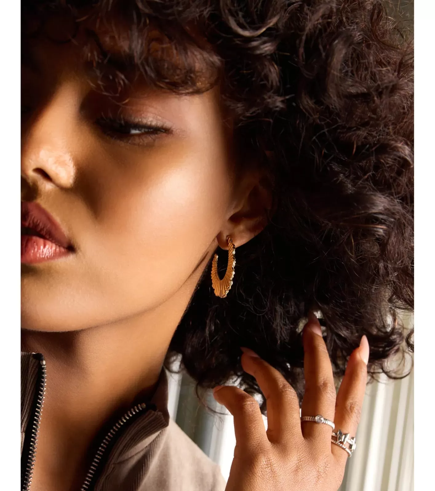 Windsor Stand Out Texture Oval Hoop Earrings GOLD Outlet