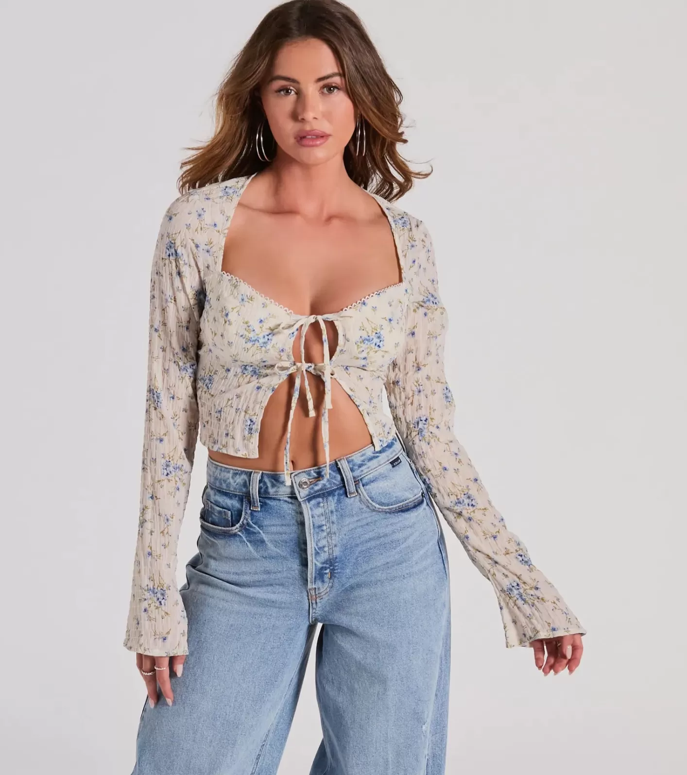 Windsor Sweetness Blend Long Sleeve Floral Tie-Front Top IVORY Store