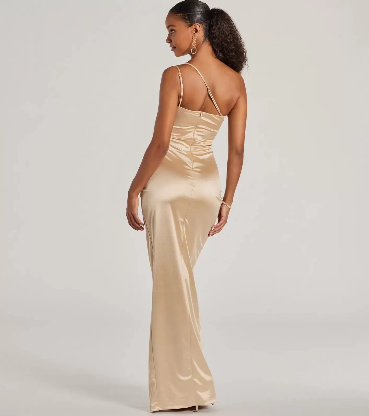 Windsor Trina One-Shoulder Slim Satin Formal Dress GOLD Flash Sale