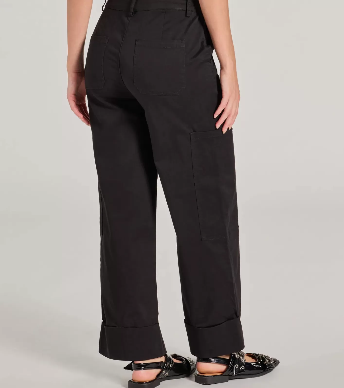 Windsor Weekend Trip High-Rise Cuffed Cargo Pants BLACK Discount