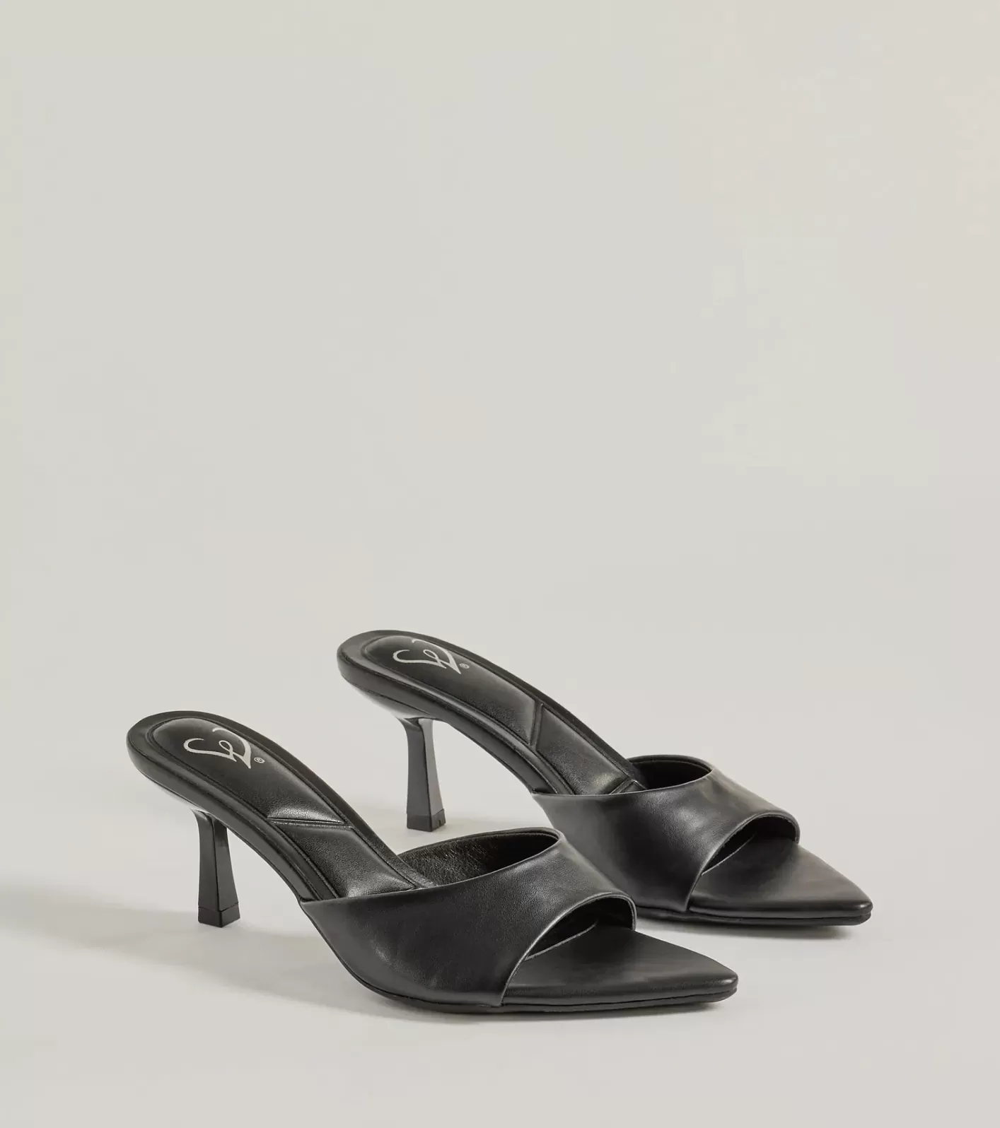 Windsor Wild Instinct Kitten Stiletto Heels BLACK New