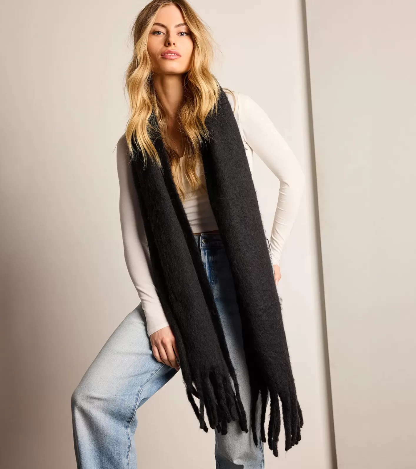 Windsor Wrapped In Luxe Blanket Scarf BLACK Flash Sale